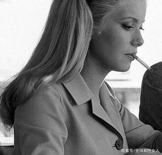 韩国 吸烟的女明星,揭秘韩国吸烟女明星的风采与争议