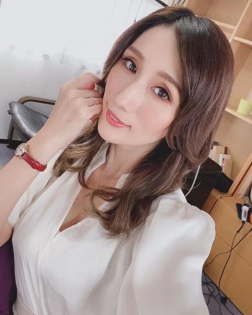 岛国av明星 排行,盘点性感女神们的辉煌时刻